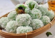 8-Indonesian-Snacks-that-are-Perfect-with-Coffee-Kue-Klepon