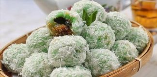 8-Indonesian-Snacks-that-are-Perfect-with-Coffee-Kue-Klepon