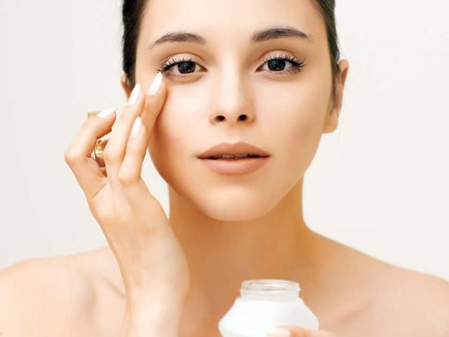Tips-to-Improve-Your-Nighttime-Skincare-Routine-Avoid-applying-eye-cream-too-close
