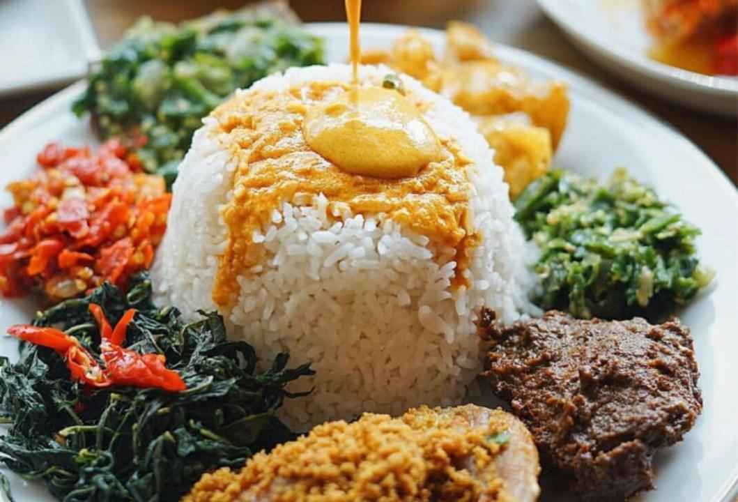 8 Delicious Rice Dishes In Indonesia: Nasi Padang 
