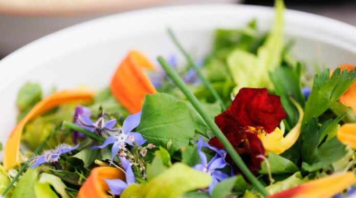 6 Edible Flowers That Are Full of Nutrition