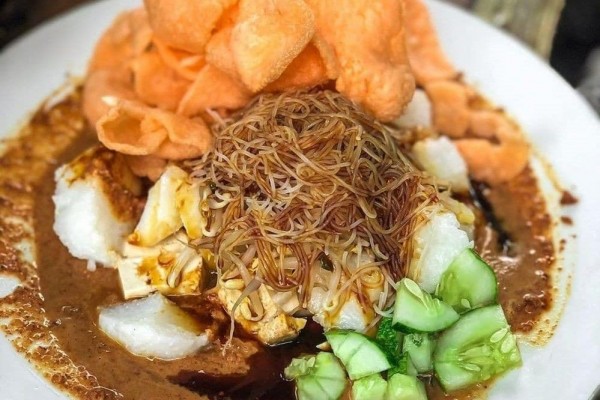 6 Most Popular Indonesian Foods with Peanut Sauce: Ketoprak