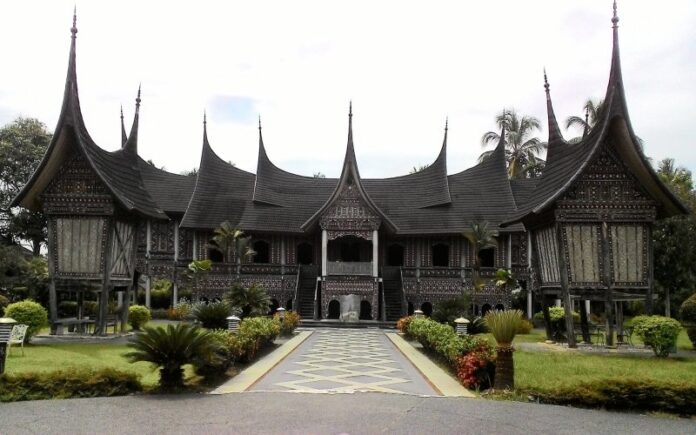 8 Interesting Payakumbuh Destinations Worth Visiting: Rumah Gadang Sungai Beringin