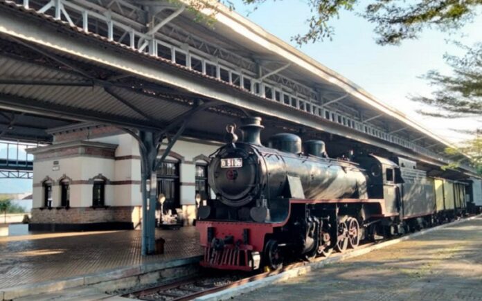 #TravelDestination: 5 Oldests Train Stations in Indonesia: Stasiun Ambarawa (1873)