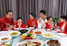 14 Unique Chinese New Year Traditions: Have Family Meals