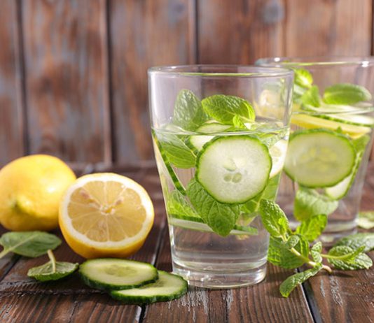 Indoindians Weekly Newsletter: Post Diwali Detox #WeightLoss: 3 Detox Drinks Effective For Losing Weight: Lemon Cucumber Mint Detox Water