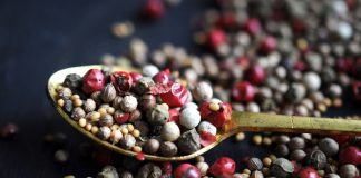 Peppercorn Guide: How To Use Black, White, Green & Pink Peppercorns