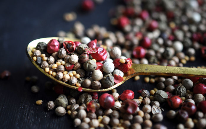 Peppercorn Guide: How To Use Black, White, Green & Pink Peppercorns