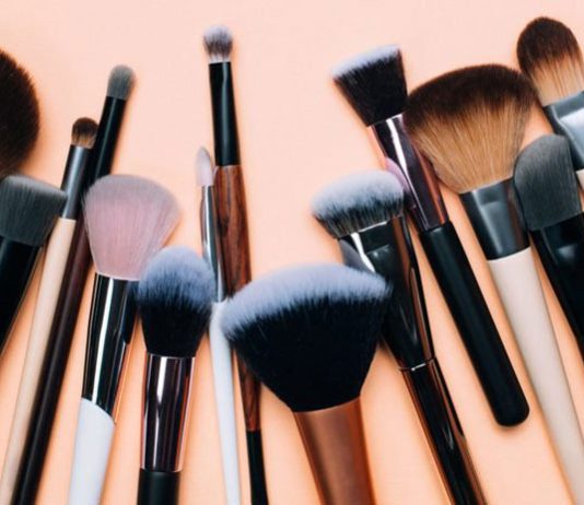 The Full Deets On How To Clean Your Makeup Brushes The Full Deets On How To Clean Your Makeup Brushes