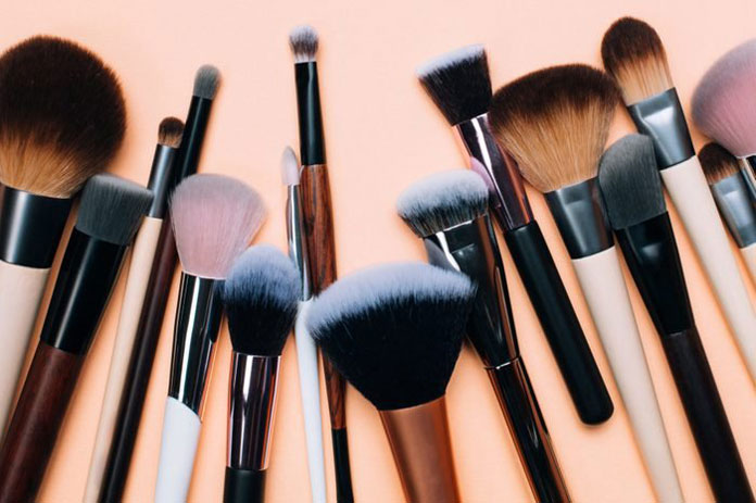 The Full Deets On How To Clean Your Makeup Brushes