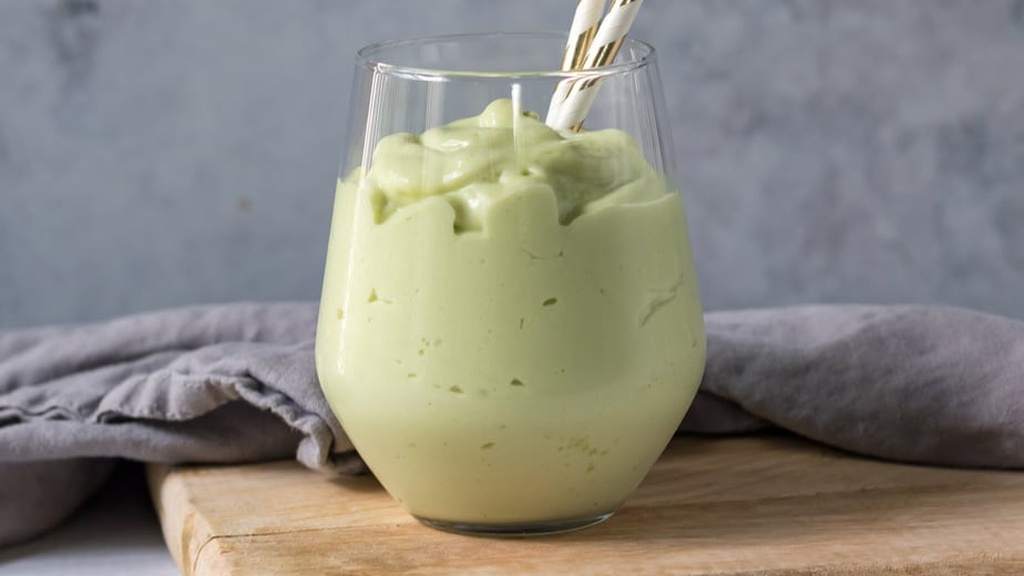 10 Recommended Avocado Smoothie Recipes: Vietnamese Avocado Smoothie