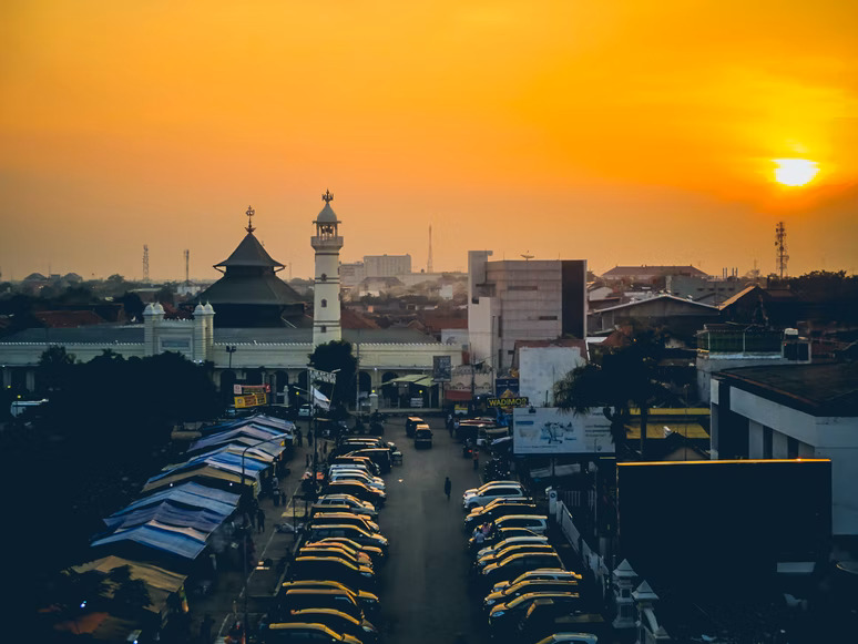 A 6D/5N Road Trip Jakarta-Jogja: Pekalongan City: Batik Museum, Setono Wholesale Market, Soto Tauto, Soto Ilat