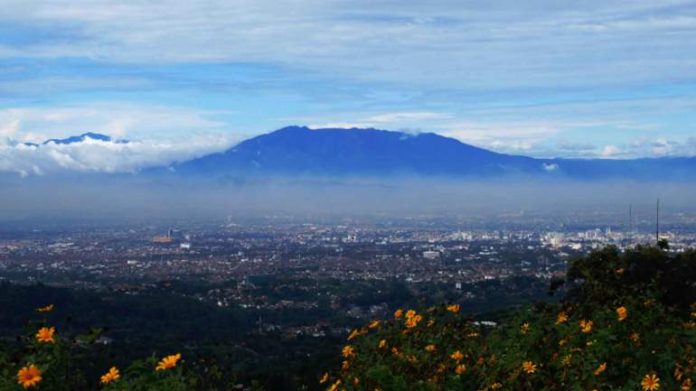 A Day Trip to Tangkuban Perahu from Jakarta