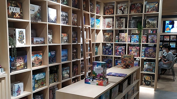 A Blast to the Past! Boardgame Shops in Jakarta!: LUGUA