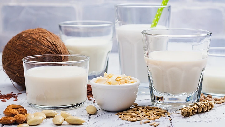 5 Unique and Healthy Trending Foods in 2022: Non-Dairy Milk