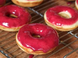 Sweet Donut Recipes, but Still Healthy!: Nutmeg Donuts With Berry Icing