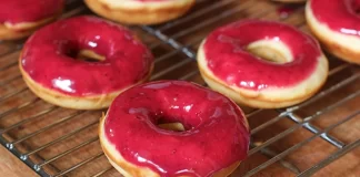 Sweet Donut Recipes, but Still Healthy!: Nutmeg Donuts With Berry Icing
