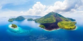 9-hidden-gems-in-banda-islands-active-volcano