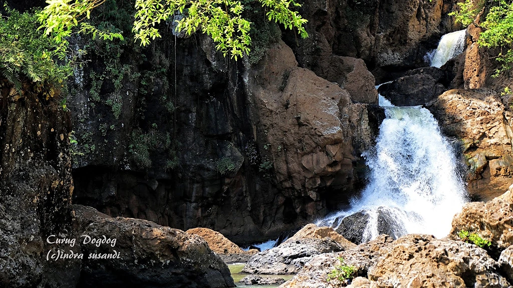 curug-dogdog-ciletuh-geopark-sukabumi