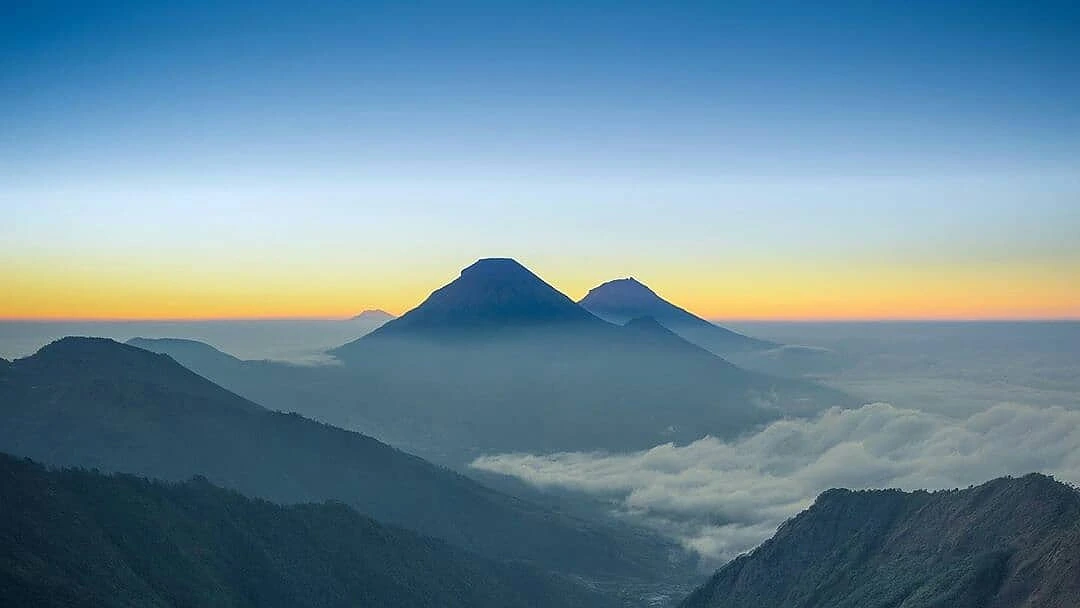 part-of-the-mountain-range-in-dieng