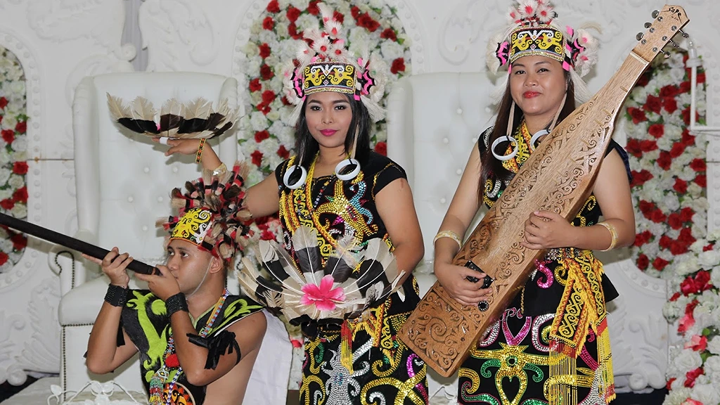 datun-julut-dance-traditional-dance-the-dayak-kenyah