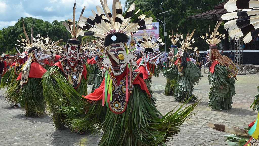 hudoq-icon-culture-dayak-tribe-kalimantan-timur-province