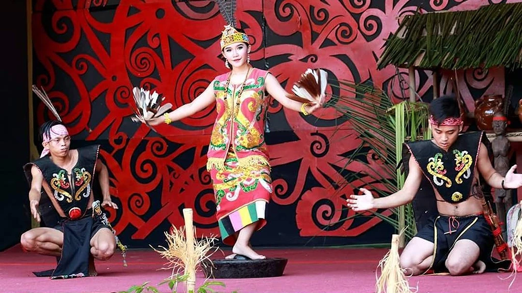 kancet-ledo-gong-dance-kalimantan