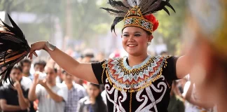 traditional-dances-of-the-dayak-tribe-in-kalimantan-that-full-of-mystiqal-values