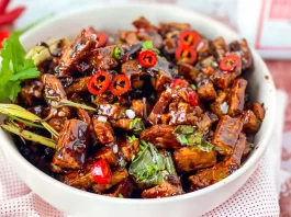 Sambal-Goreng-Tempeh-a-spicy-stir-fried-dish-made-with-tempeh