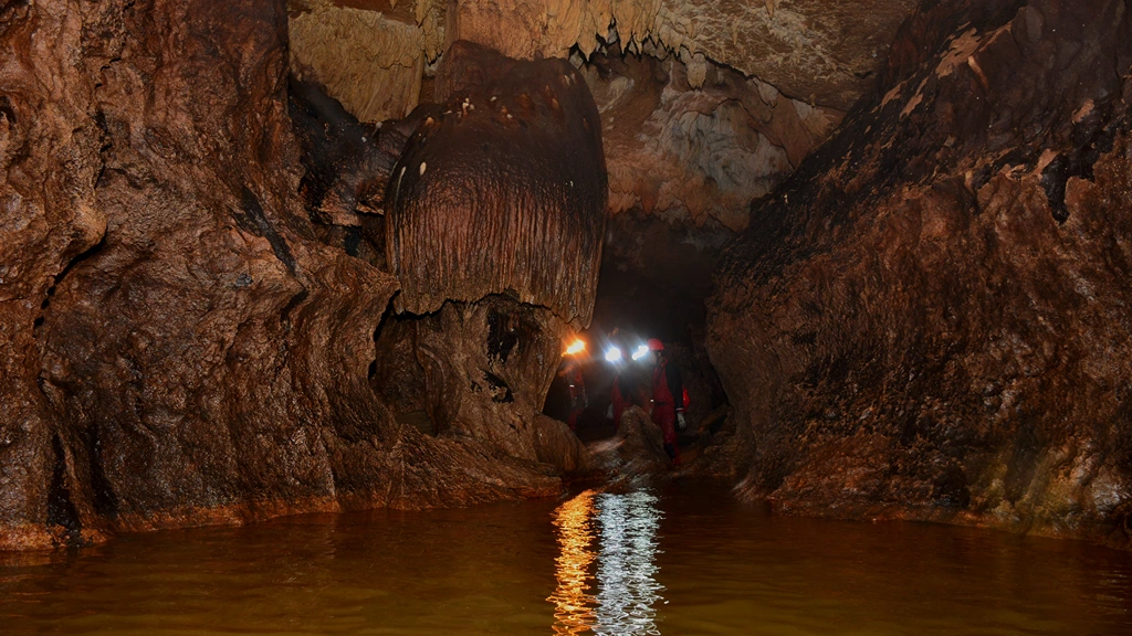 15 Best Natural Places to Visit in Sukabumi Buniayu Cave