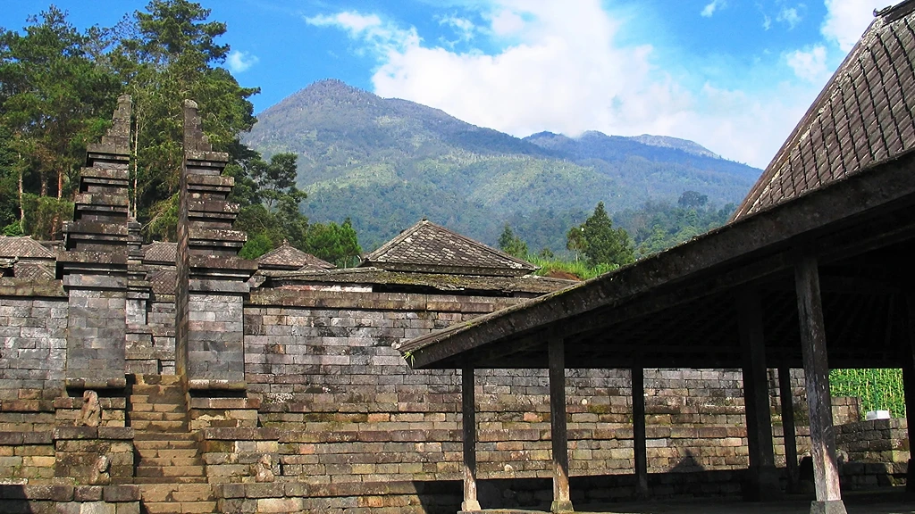 Gunung Lawu from back of Candi Cetho di Karanganyar