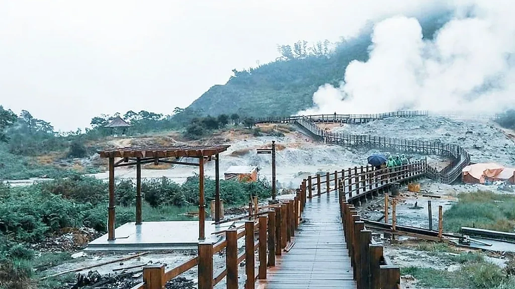 10 Best Wonosobo Vacation Spots to Visit Kawah Sikidang Dieng