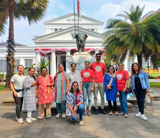 Indoindians Guided Tour of Indonesian National Museum in English