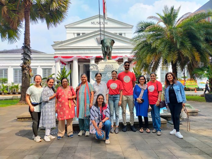 Indoindians Guided Tour of Indonesian National Museum in English