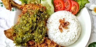 Ayam Geprek Sambal Hijau