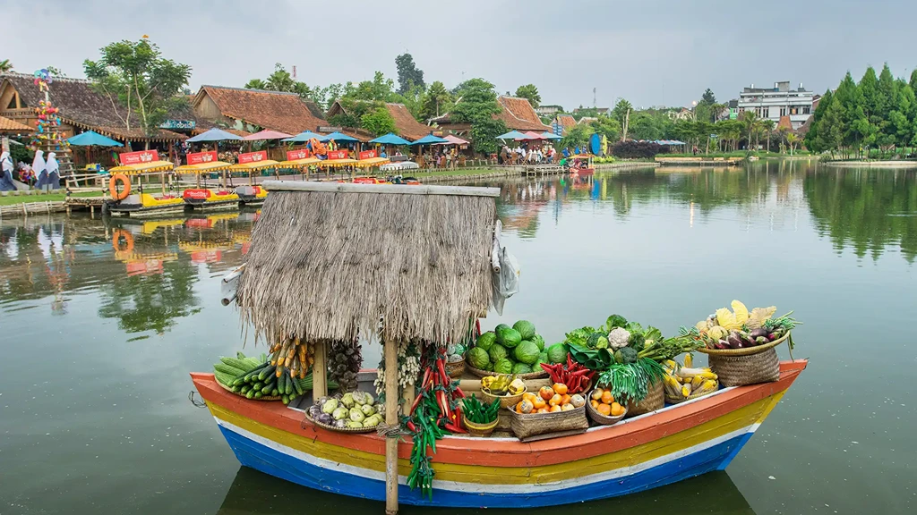 Collaborating with 6 Tourist Attractions in Bandung Floating Market