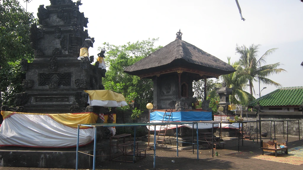 Exploring a Number of Temples in Jakarta Segara Temple