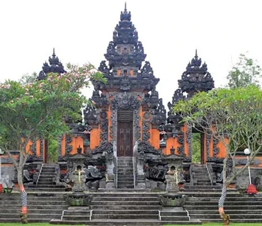 Exploring a Number of Temples in Jakarta Taman Sari Halim Great Temple
