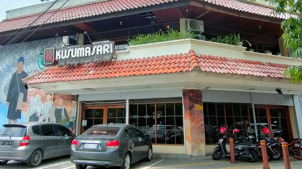 Have Lunch at Kusuma Sari Solo Restaurant One Day Itinerary to Discover Solo City