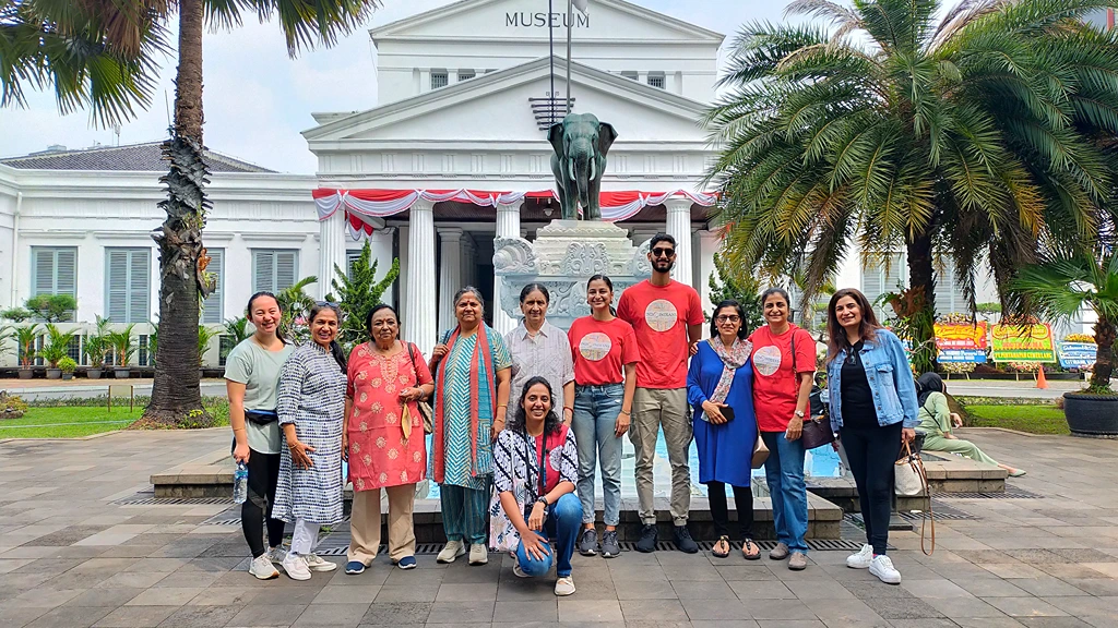 Indoindians Guided Tour of Indonesian National Museum in English