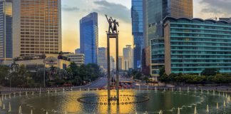 A view of the Hotel Indonesia traffic circle in Central Jakarta. As people leave Jakarta for their hometowns during the Idul Fitri holiday