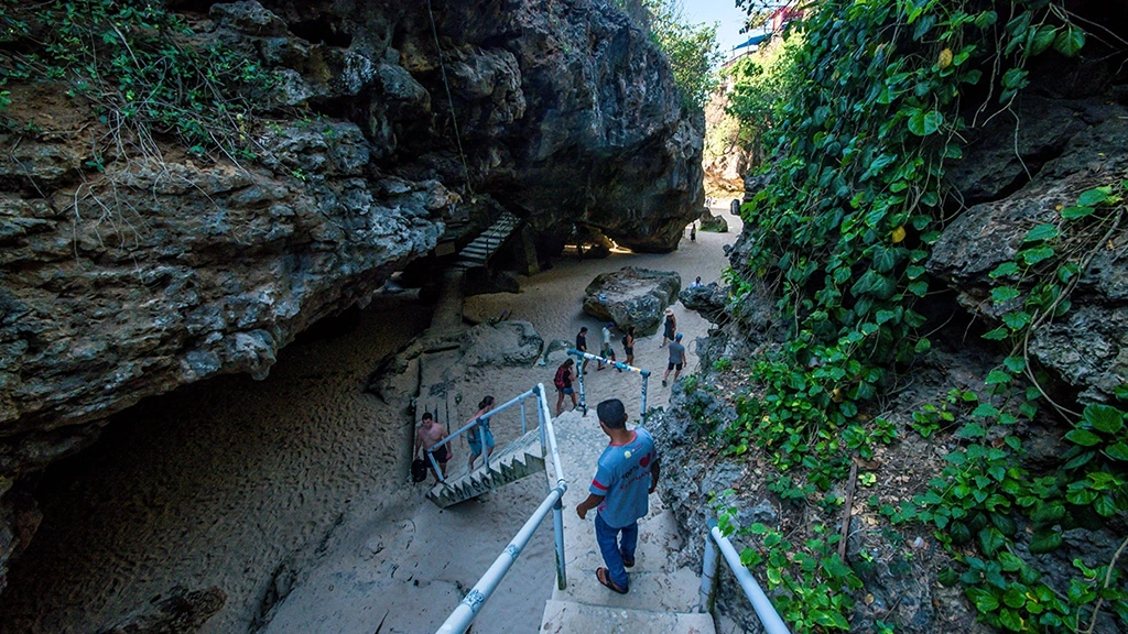 10 Destinations for a Long Weekend in Bali Suluban Beach