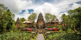 10 Destinations for a Long Weekend in Bali 10 Destinations for a Long Weekend in Bali Taman Saraswati Temple