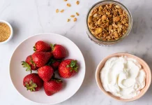 Creamy Yogurt with Fresh Strawberries & Crunchy Granola Recipe