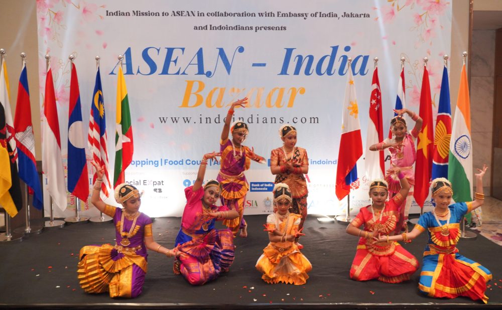 Dance performance at ASEAN-India Bazaar