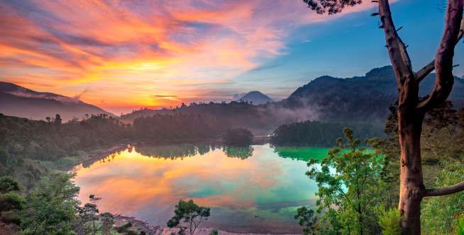 Telaga Warna Dieng Plateau