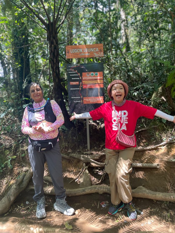 Trekking Gunung Gede via Putri