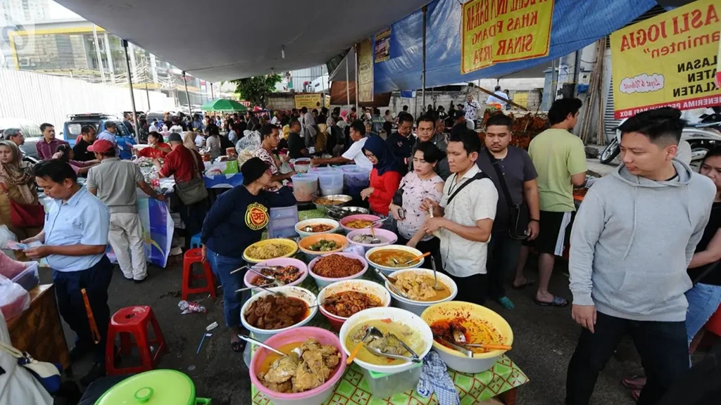Bendungan Hilir Culinary Street (Bendungan Hilir MRT Station)