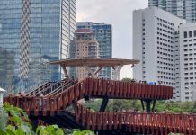 Phinisi Pedestrian Bridge