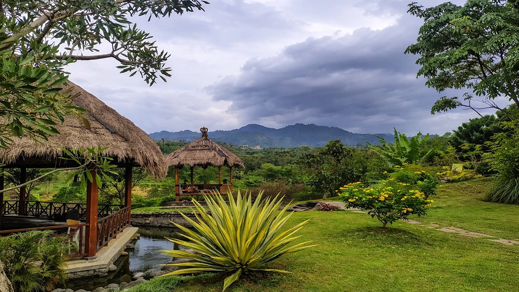 Desa Jongkon Cafe & Resto Babakan Madang Bogor Jawa Barat